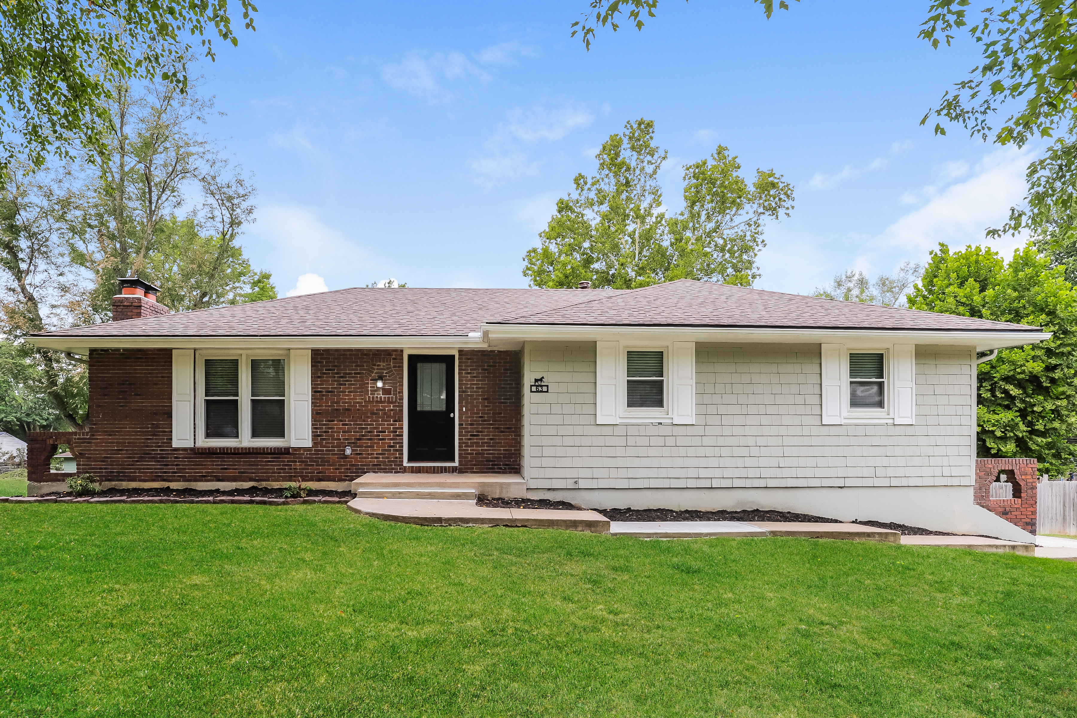 63 MAPLE DR PLATTE CITY, MO 64079